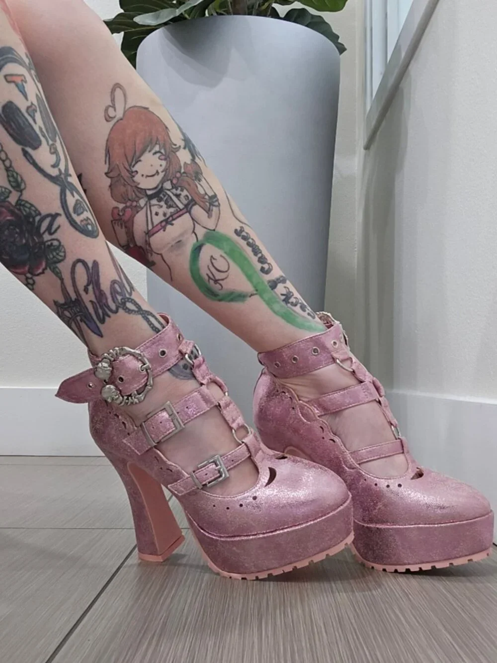 Ellie ✦ DAPHNE Pink Chunky Platform Heels ✦ Metallic Skull Buckle Size 9 NWT